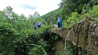 As comunas de Tra Doc e Tra Lien designam funcionários para permanecer na área e responder às fortes chuvas.