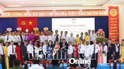 Kongres Pertama Front Tanah Air Vietnam Delegasi Komune Cam Hiep