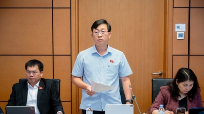 통일된 교과서 활용: "당의 의지와 인민의 마음에 꼭 맞는"