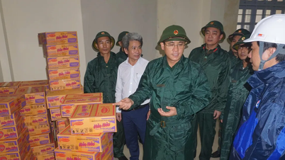 Các trường học ở Đà Nẵng mở cửa xuyên đêm đón người dân, sinh viên trú tránh bão