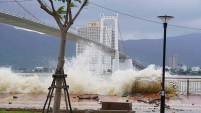 Da Nang: Aceras devastadas por las olas del río Han