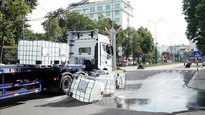 Wenn nach einem Unfall eine übelriechende Flüssigkeit auf die Straße gelangt, sind die Menschen beunruhigt.