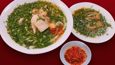 La especialidad de Quang Tri tiene un nombre extraño, los invitados de Hanoi sudan pero aún así la elogian.