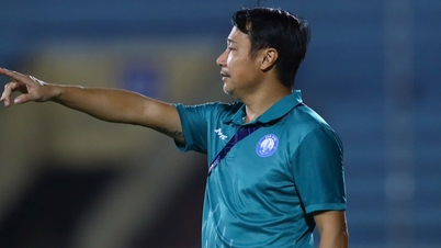 Nam Dinh perdió 4 partidos y la posición del entrenador Vu Hong Viet está bajo desafío