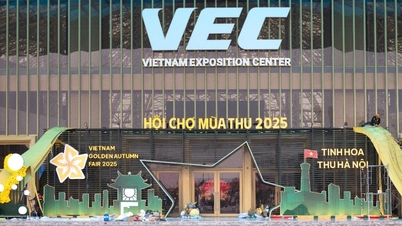 Ribuan stan sedang diselesaikan, siap untuk Pameran Musim Gugur 2025