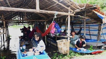การเดินทางอันแสนลำบากไปโรงเรียนโดยเรือของนักเรียนในตะวันตก