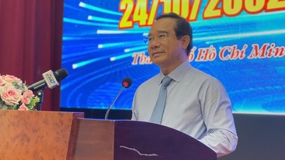 Presidente do Comitê Popular da Cidade de Ho Chi Minh "ordena" Parque de Alta Tecnologia: Concessão de certificado de investimento em 1 dia