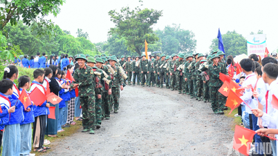 La Brigada 249 completó con éxito su misión en el área del puente Phong Chau (Phu Tho).