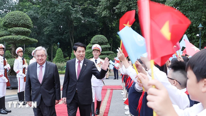 Presiden Luong Cuong memimpin upacara penyambutan resmi Sekretaris Jenderal Perserikatan Bangsa-Bangsa.