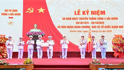Vùng 4 Hải quân kỷ niệm 50 năm Ngày truyền thống