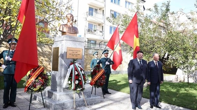 Inauguration de la statue du président Ho Chi Minh en Bulgarie