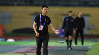 'Cối xay' V-League khắc nghiệt, càng giúp HLV nội lên tay?