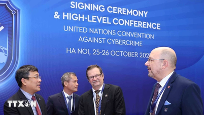 Signing ceremony of the Hanoi Convention at the National Convention Center