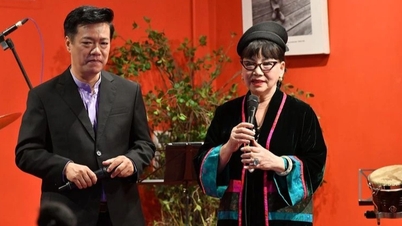 O que a irmã de Trinh Cong Son disse quando o jovem cantor cantou as músicas de Trinh em inglês?