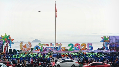 En route vers Olympia 2025 : les jeunes de Khanh Hoa « brûlent » avec Doan Thanh Tung avant l'heure G