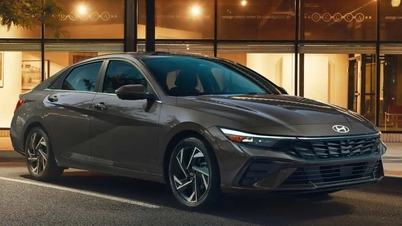 Hyundai Elantra Hybrid តម្លៃ 26,695 USD, 4.3 លីត្រ/100 គ.ម