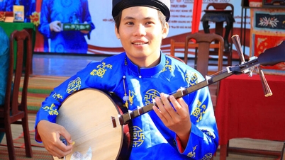 Người trẻ với niềm đam mê đàn kìm