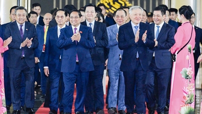 Perdana Menteri Pham Minh Chinh menghadiri upacara pembukaan Pameran Musim Gugur 2025