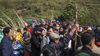 Pergi ke dataran tinggi batu Ha Giang untuk melihat orang Mong bermain 'lai cat chi'