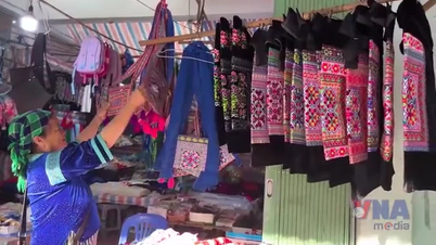 Couleurs du marché de Dao San, fréquenté par les habitants des zones frontalières de la province de Lai Chau