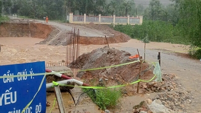 Ploi abundente pe suprafețe extinse din Da Nang, rezervoarele hidroelectrice încep să deverseze apă
