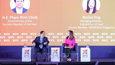 Premier Pham Minh Chinh neemt deel aan een dialoog op hoog niveau tijdens de ASEAN Business and Investment Summit