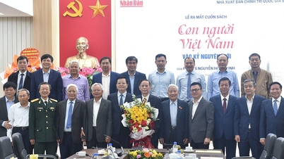 Peluncuran buku 'Orang Vietnam di Era Baru'