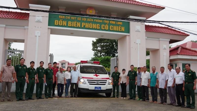 Lansering av modellen "Gränsbevakningens 0-dong-ambulans" i Vinh Long