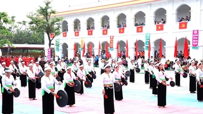 Ceremonia de deschidere a primului Festival Sportiv al Comunei Yen Xuan