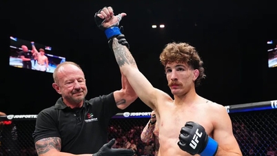 Villámgyors rúgást dobott a harcos az UFC-n, amitől az ellenfele azonnal elájult