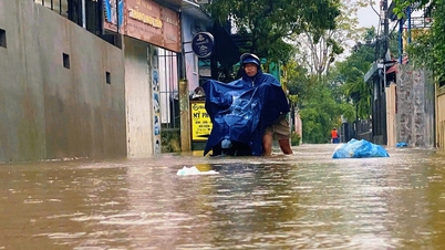 Wegen starkem Regen dürfen Schüler in der ganzen Stadt Hue am 27. Oktober zu Hause bleiben.