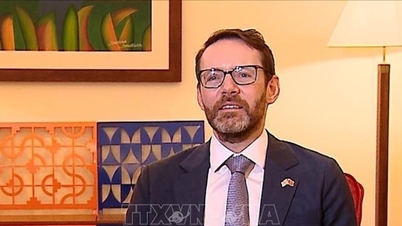 Duta Besar Iain Frew: Kunjungan Sekretaris Jenderal To Lam ke Inggris adalah peristiwa bersejarah dan sangat penting