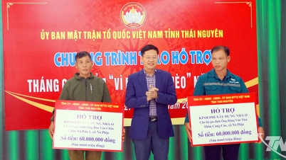 Trao hỗ trợ Tháng cao điểm 'Vì người nghèo' năm 2025