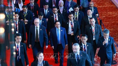 Premiärminister Pham Minh Chinh deltar i det 20:e Östasien-toppmötet
