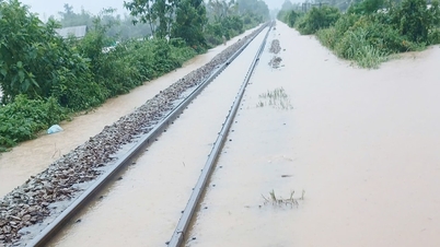 Industri kereta api menghentikan banyak pasangan kereta api akibat kesan banjir di wilayah Tengah