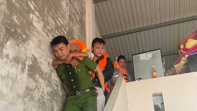 Die Gemeinde Que Phuoc evakuierte mehr als 1.100 Menschen, um den Hochwasserschutz zu gewährleisten