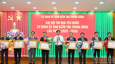 [ຮູບ​ພາບ] ກອງ​ປະ​ຊຸມ​ໃຫຍ່​ຜູ້​ຮັກ​ຊາດ​ຄັ້ງ​ທີ 5 ຂອງ​ຄະ​ນະ​ກໍາ​ມະ​ການ​ກວດ​ກາ​ສູນ​ກາງ