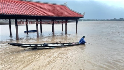 मध्य क्षेत्र में भारी वर्षा जारी है, विशेषकर बड़े पैमाने पर बाढ़ का पूर्वानुमान अक्टूबर के अंत तक जारी रहने का है।