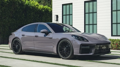 A Porsche módosítja elektromosjármű-stratégiáját, a profit 99%-kal csökkent