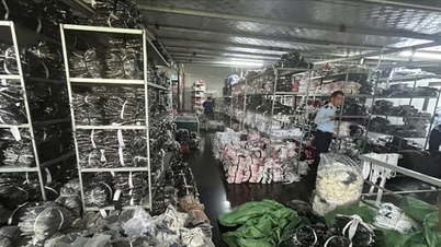 Hanoi: Felfedeztek egy létesítményt, ahol több mint 16 000 hamis YONEX márkájú ruházati terméket állítottak elő.