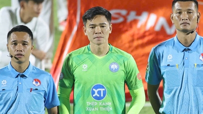 El portero Nguyen Manh está listo para jugar como delantero en Nam Dinh.