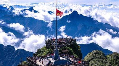 'Indochina'nın çatısında' milli bayrak çekme töreninde duygusal anlar yaşandı