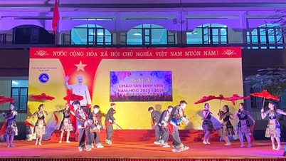 Gala verwelkomt nieuwe studenten van de Thai Nguyen Universiteit in Ha Giang