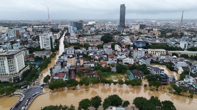 Air banjir surut perlahan-lahan, Bandar Hue masih tenggelam dalam