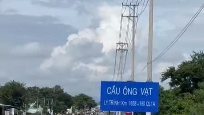 ระดับน้ำในแม่น้ำหลวยลดลง ทางหลวงหมายเลข 1A ผ่านหลวงเซินเปิดใช้งานอีกครั้ง