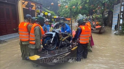 Da Nang város pártbizottságának titkára: Ne hagyjuk, hogy az emberek éhezzenek vagy fázzanak az árvizek miatt