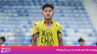 Đằng sau khoảnh khắc ăn mừng xúc động của cầu thủ U14 Hà Nội