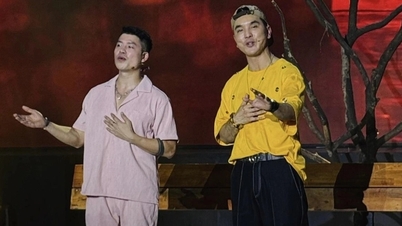 Ung Hoang Phuc canta bolero pela primeira vez e se apresenta sem receber salário