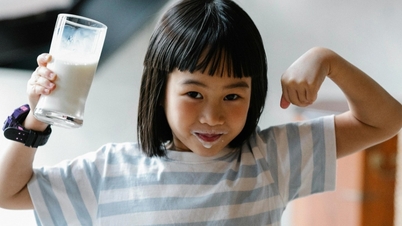 É verdade que beber muito leite ajuda a fortalecer os ossos?