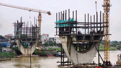 Fristen for ferdigstillelse av Duong-jernbanebroen gjennom Hanoi by er utsatt til 2026.